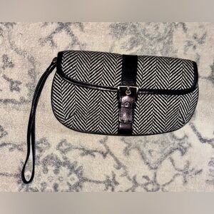 Banana Republic vintage black and white wool wristlet clutch 100% leather - EUC